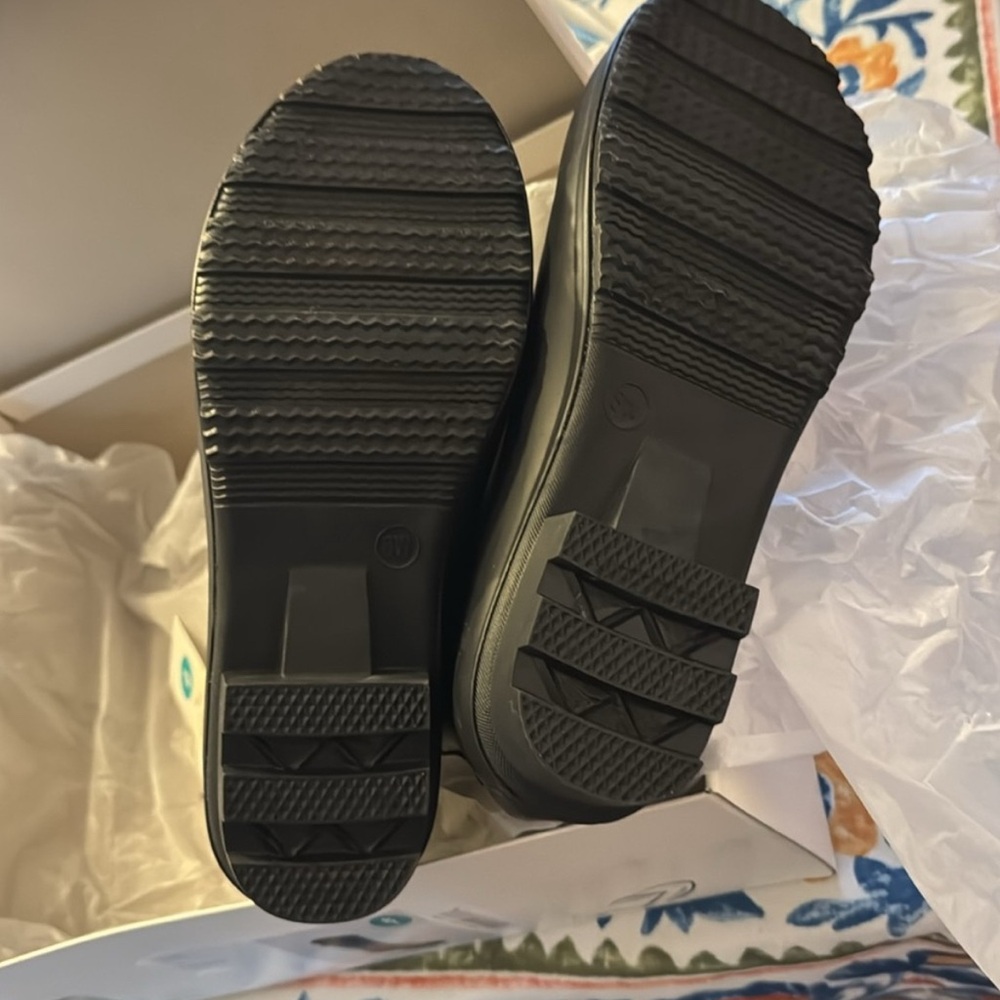 a new day Black rain boots